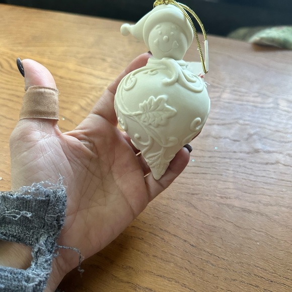 Paintable snowman ornament - Picture 5 of 6